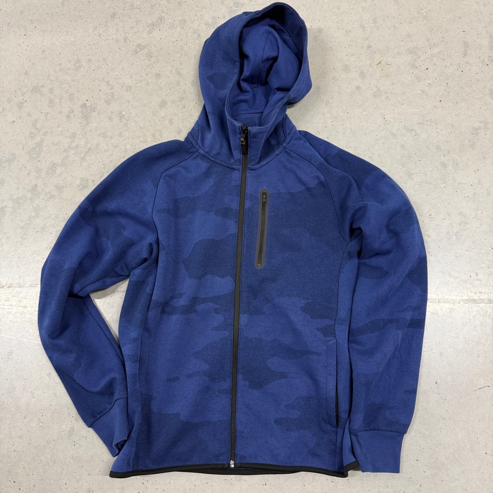 Uniqlo Men's Navy Camo Performance Hoodie Jacket